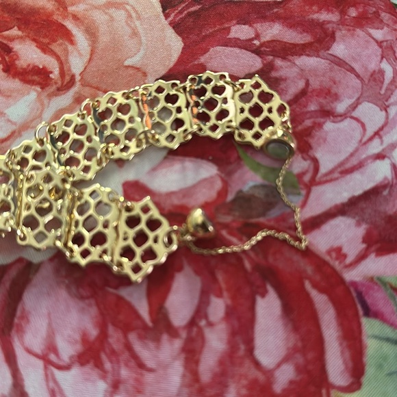 Gold Bracelet With Magnetic Ball Clasp (NWT) - Picture 4 of 6